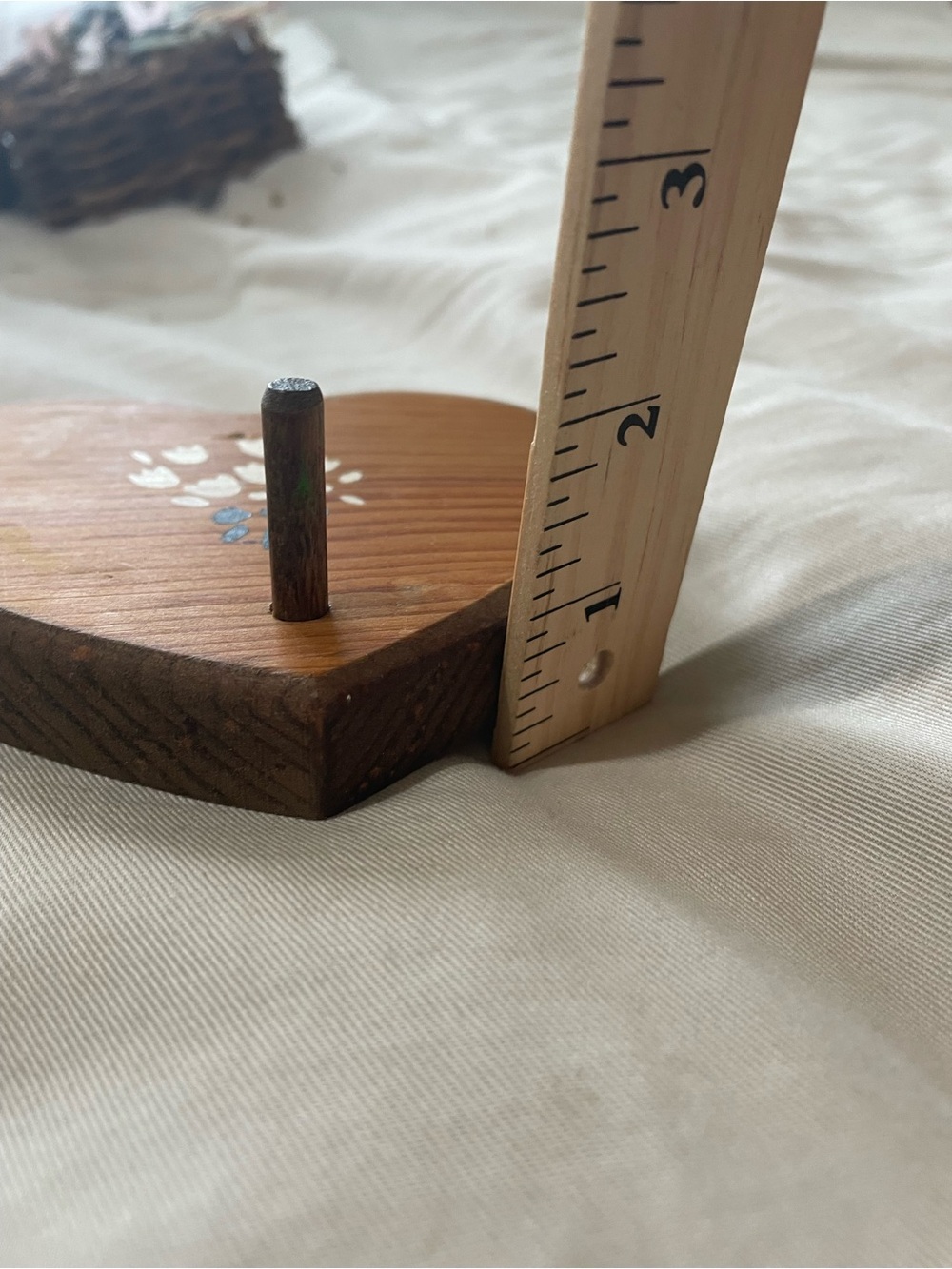 Decorative Heart shape wooden Key holder for wall - Picture 5 of 5